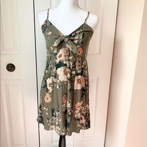 🏝Olive Green Dress🏝